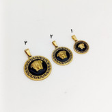 «گردنبند استیل زنانه با زنجیر ماری ۴۵ سانتیمتری و پلاک دایرهای طرح ورساچه طلایی»