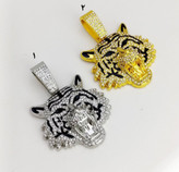 پلاک مردانه فول نگین طرح ببر از جنس استیل در دو رنگ طلایی و نقرهای، براق و درخشان، ضد حساسیت با طراحی سهبعدی لوکس مناسب استایل اسپرت و مجلسی