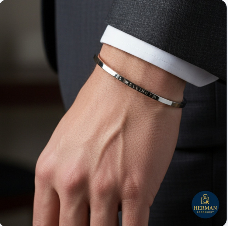 دستبند بنگل مردانه دنیل ولینگتون استیل مدل کلاسیک نقرهای